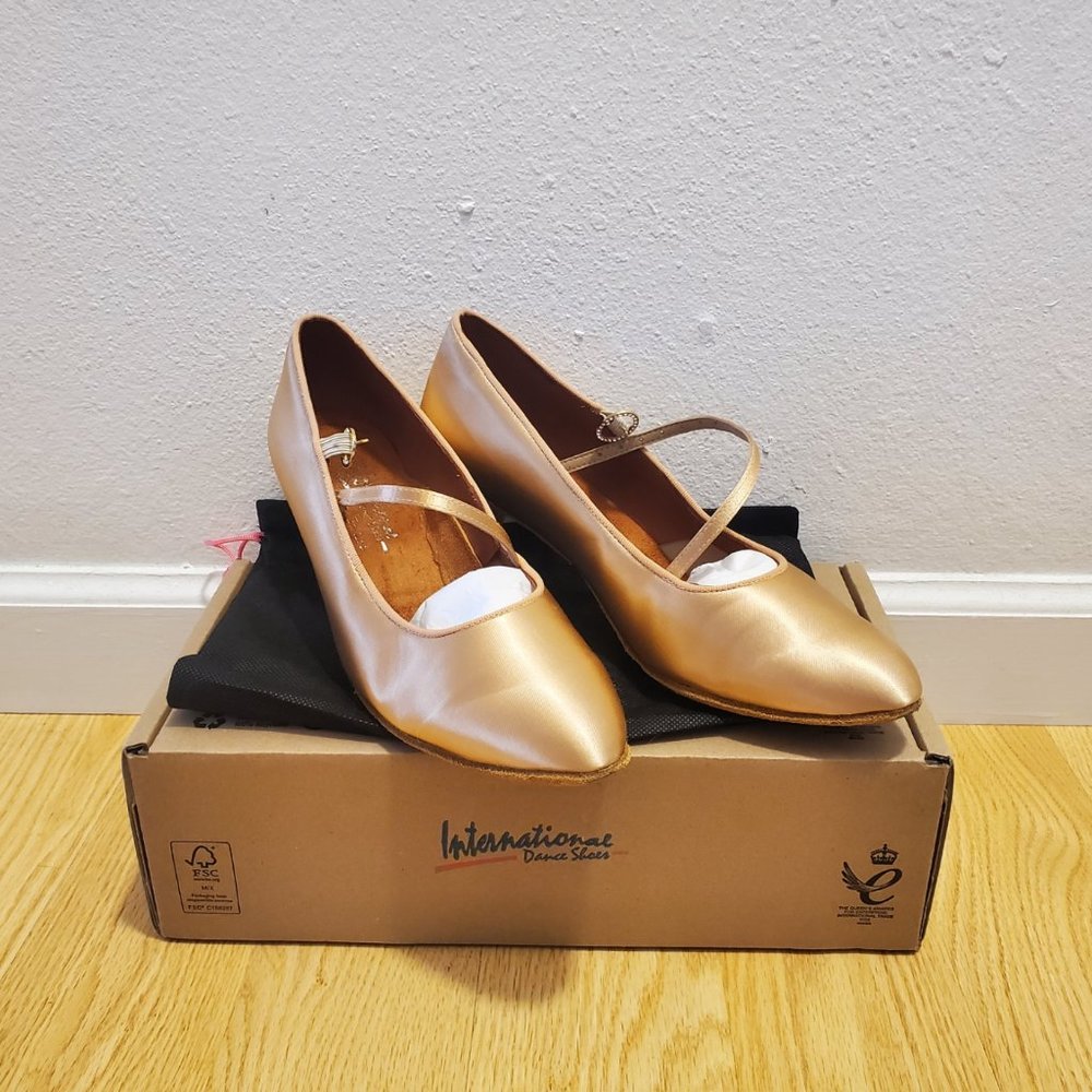 International Dance Shoes, ICS Round Toe Single Strap, 7 Narrow, Peach Satin